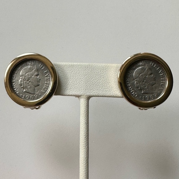 Vintage Jewelry - VTG Carolee Clip On Earrings